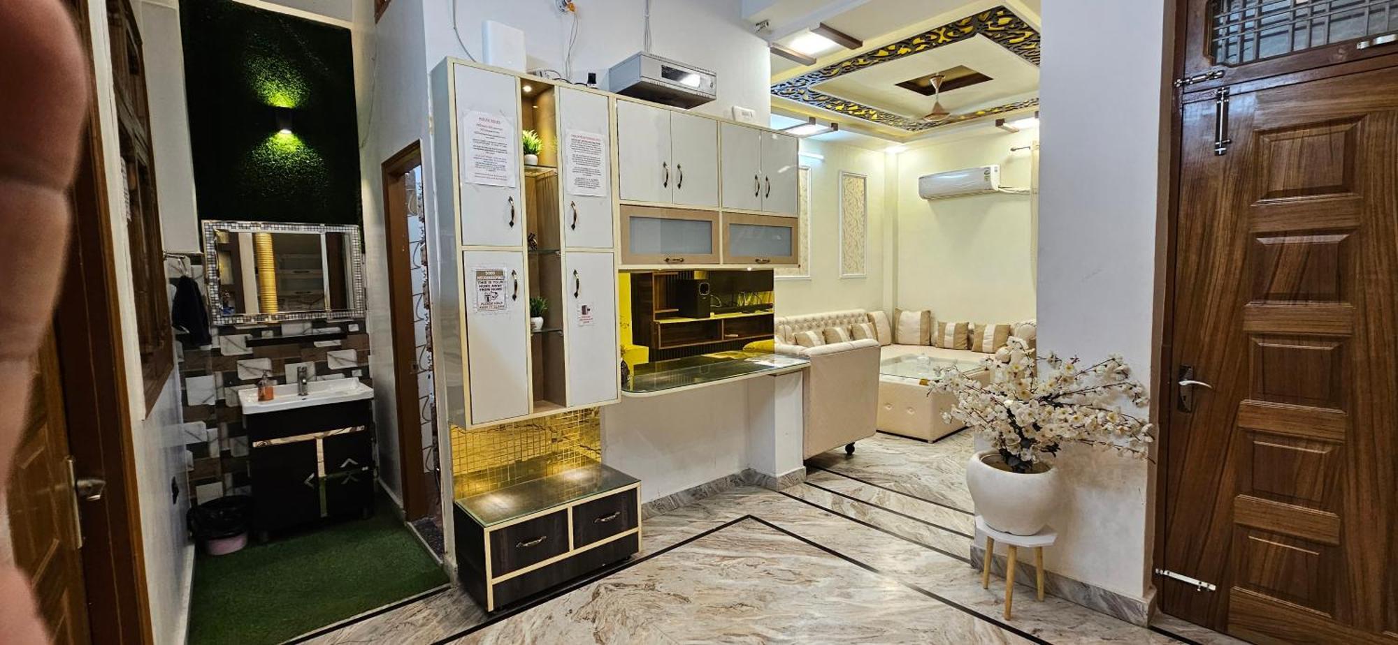 Blessing'S Home Stay 4 Bedroom Luxury Villa Lucknow Exterior foto